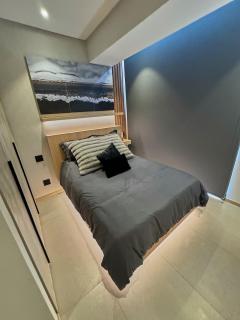 Apartment for 6 people with a pool, gym, coworking space, and parking - 7