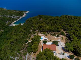 Villa Joy - 40 m2 heated pool, 35 000 m2 of land - 3