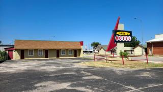 La-Ze L Motel Cushing OK - 9