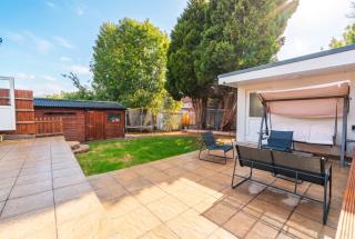 Spacious 3BR Home with Playroom & Free Parking - 6