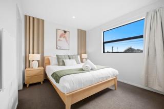Stylish 3BR Ensuite, CBD, Car Park, Stadium Nearby - 9