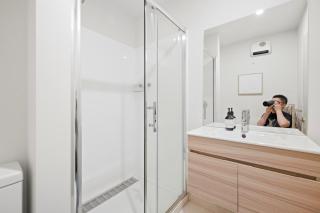 Stylish 3BR Ensuite, CBD, Car Park, Stadium Nearby - 2