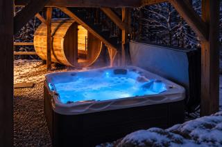Hot tub & Sauna 3k sqft 100 inch TV Massage Chair - 8
