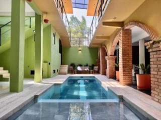 5BR Villa, Private Pool, Walk to La Punta Beach - 0