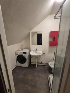 Modern 1,5-bedroom apartment with AC & patio - 3