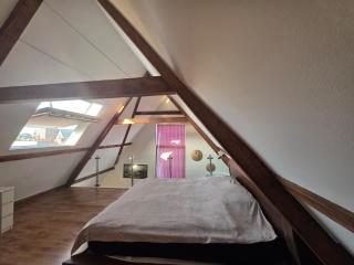 Historic Canal-Side Apartment - 8