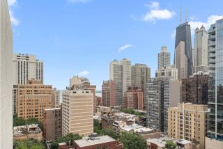 Hancock LookoutSteps to Beach&Transit, CHI Views - Apartment - 3