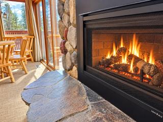 3BR Ski-In/Ski-Out Townhome | In-Unit Sauna - 6
