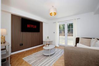Spacious 2BR Flat By Cozy Quarters Property Management Contractors Accommodation Middlesbrough With Parking - 9