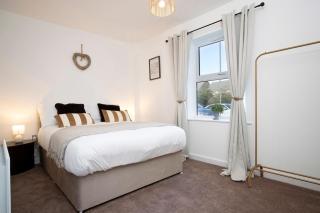 Spacious 2BR Flat By Cozy Quarters Property Management Contractors Accommodation Middlesbrough With Parking - 3