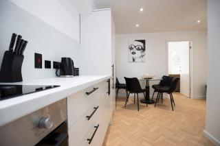 Spacious 2BR Flat By Cozy Quarters Property Management Contractors Accommodation Middlesbrough With Parking - 2