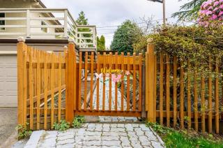 Cozy 2BR Suite, Private, Easy access to SeaBus - 3