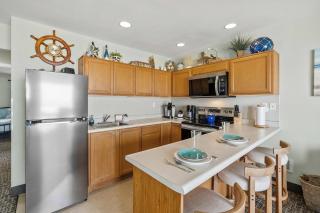 Family Suite - Sleeps Six - Ocean Views & Beach Access - Pool and Hot Tub - 9