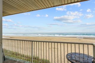 Family Suite - Sleeps Six - Ocean Views & Beach Access - Pool and Hot Tub - 5