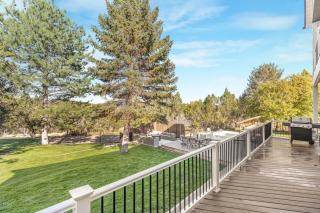 Johnny Creek Manor - 9