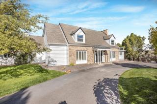 Johnny Creek Manor - 8