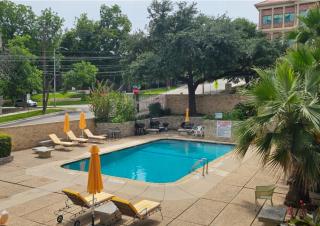 Poolside 1BR in the Heart of Central Austin - 4