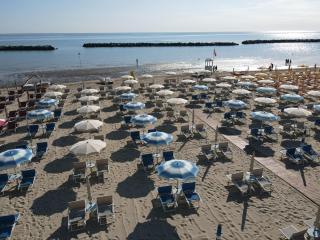 Hotel Mirage - Breakfast at the Beach - 1