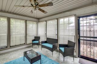 Sun Porch w/ Fireplace! Family Home By Little Rock - 9