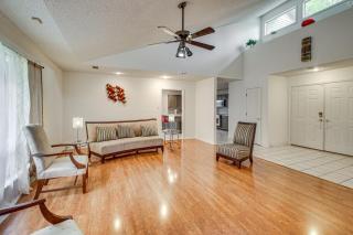Sun Porch w/ Fireplace! Family Home By Little Rock - 6