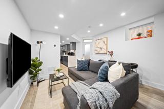 Little Portugal Gem Stylish 2BR Stays - 2