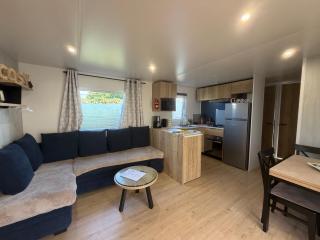 Les Charmettes Mobilhome Neuf 3 ch - 2 sdb climatisé - Terrasse Totalement Abritée - Locsweethome - 9