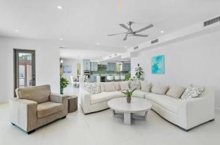 Bespoke Serviced Villa Housekeeping & Cooking Included - 4