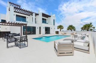 Bespoke Serviced Villa Housekeeping & Cooking Included - 5