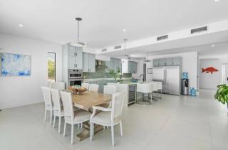 Bespoke Serviced Villa Housekeeping & Cooking Included - 6