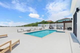 Bespoke Serviced Villa Housekeeping & Cooking Included - 7