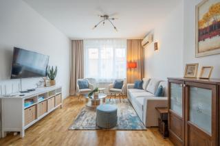The Apartment With The Clock - 0