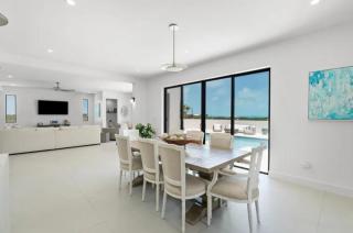Bespoke Serviced Villa Housekeeping & Cooking Included - 3