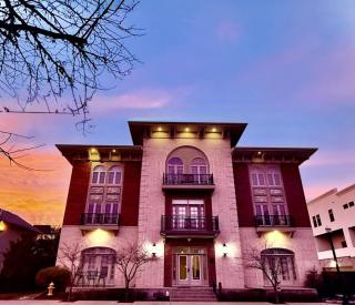 Premium comfort steps from the Bentonville Square! - 9