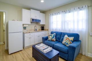 1/2 Mi to Ocean! 'Coastal Charm' Private Suite - 7