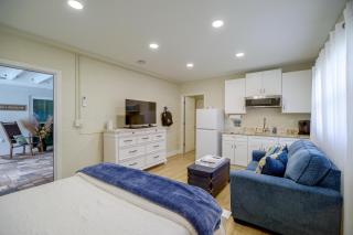 1/2 Mi to Ocean! 'Coastal Charm' Private Suite - 4