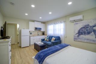 1/2 Mi to Ocean! 'Coastal Charm' Private Suite - 3