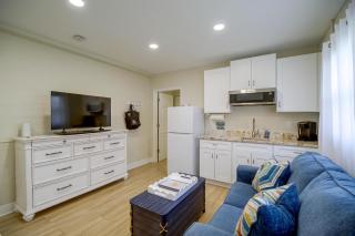 1/2 Mi to Ocean! 'Coastal Charm' Private Suite - 2