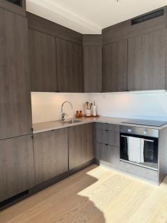 Tromso City Top Floor Apartment - 6