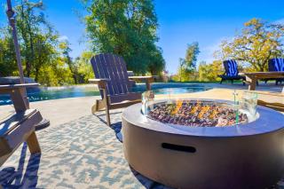Luxurious Brand New property 3bd/3b Pool & Hot tub - 9