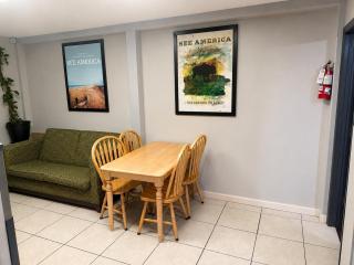 Travelodge by Wyndham Seymour - 5