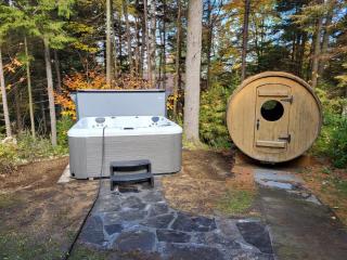 Family fun private outdoor hot tub - 7