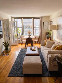 Lavish Columbus Circle Apartment by Central Park & Times Square - 6