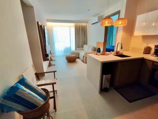 3BR Tropical Retreat Lagoon Views Private Balcony - 0