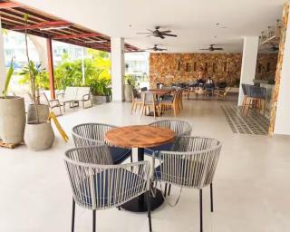 3BR Tropical Retreat Lagoon Views Private Balcony - 2