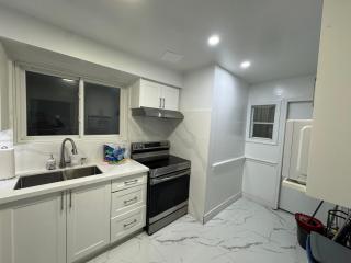 Three Bedrooms Bungalow in Scarborough Toronto - 7