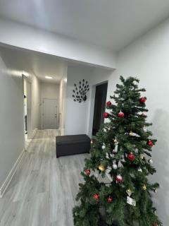 Three Bedrooms Bungalow in Scarborough Toronto - 2