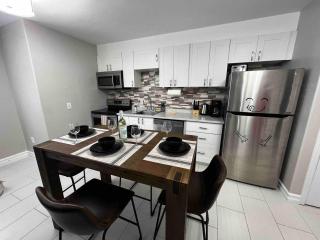 3-BR Private Suite Extended Stays in Ingersoll - 7