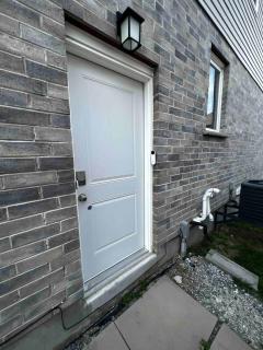 3-BR Private Suite Extended Stays in Ingersoll - 3