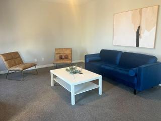 Spacious 5-Bedroom HomePerfect for Work Crews - 8