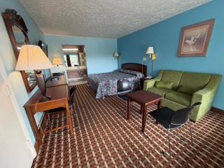 Fincastle Motor Inn - 2